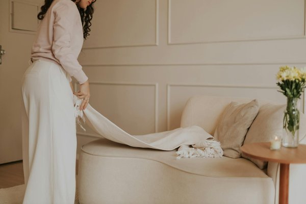 Luminaire haut de gamme : choisir un plafonnier moderne pour le salon